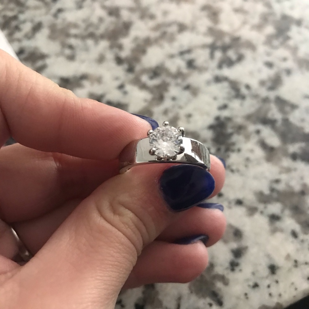 Many Different Rings - Picture 4 of 8